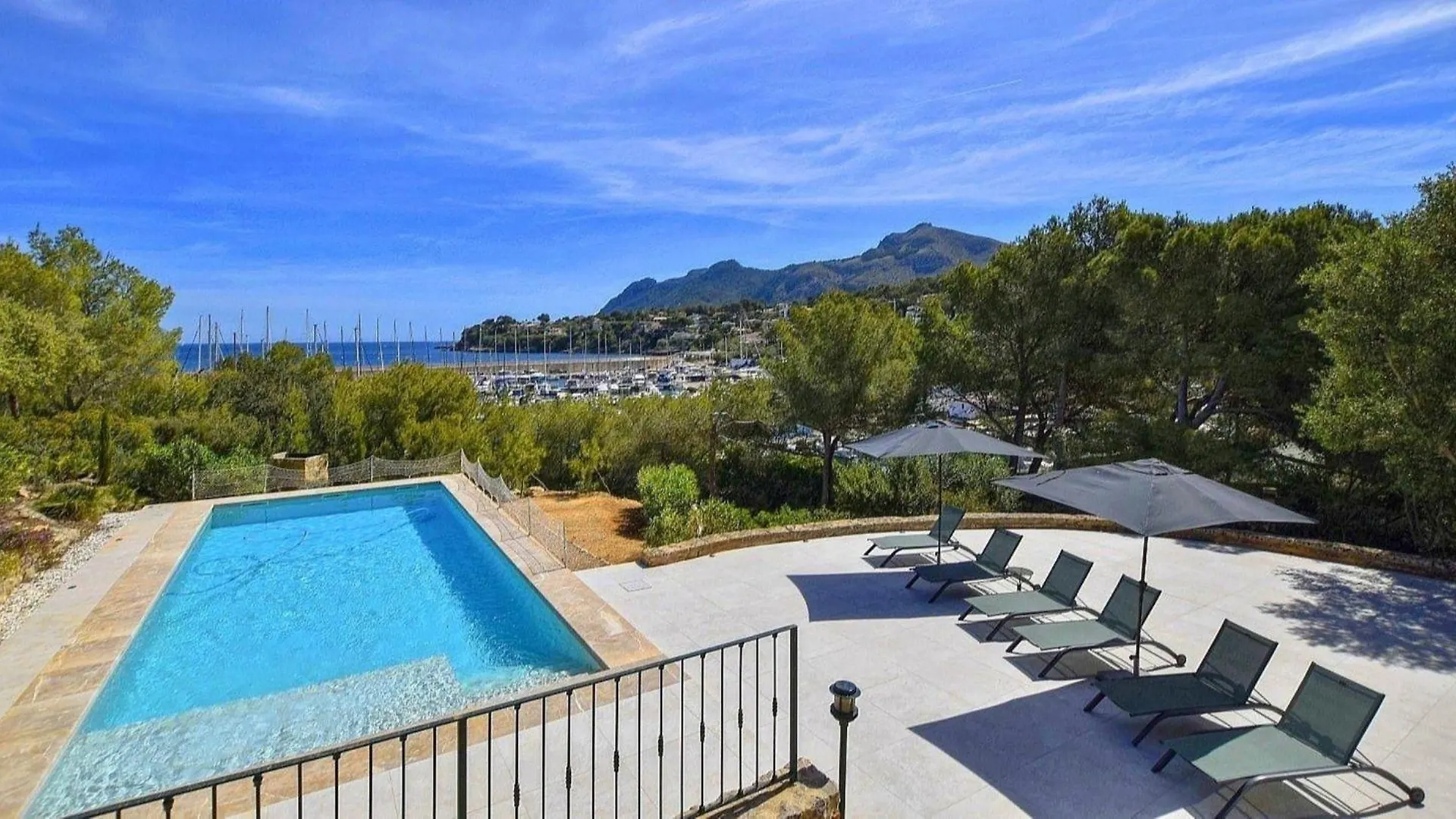 Atemberaubende Villa Mit Meerblick Und Pool Alcudia