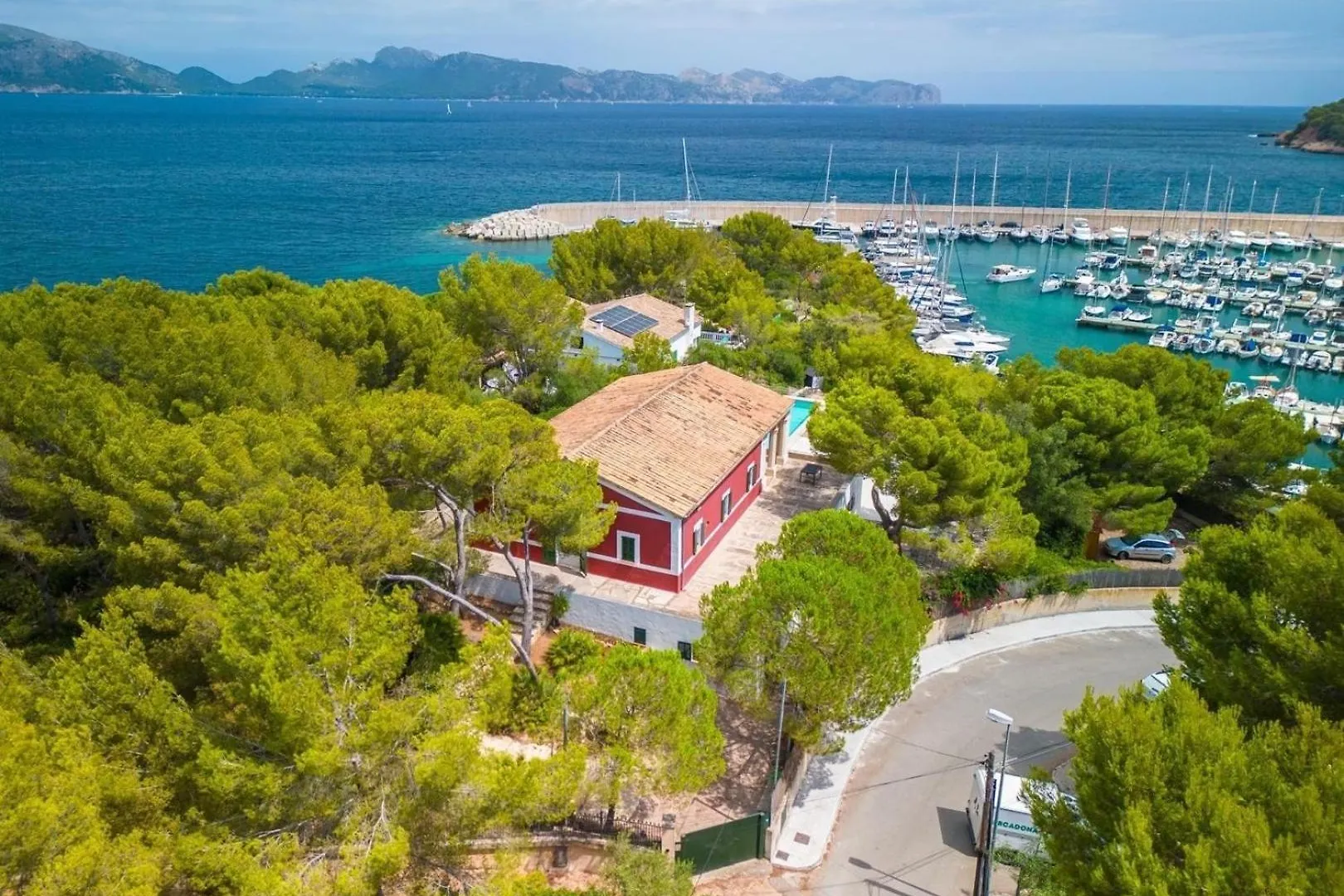 Atemberaubende Villa Mit Meerblick Und Pool Alcudia  Holiday home